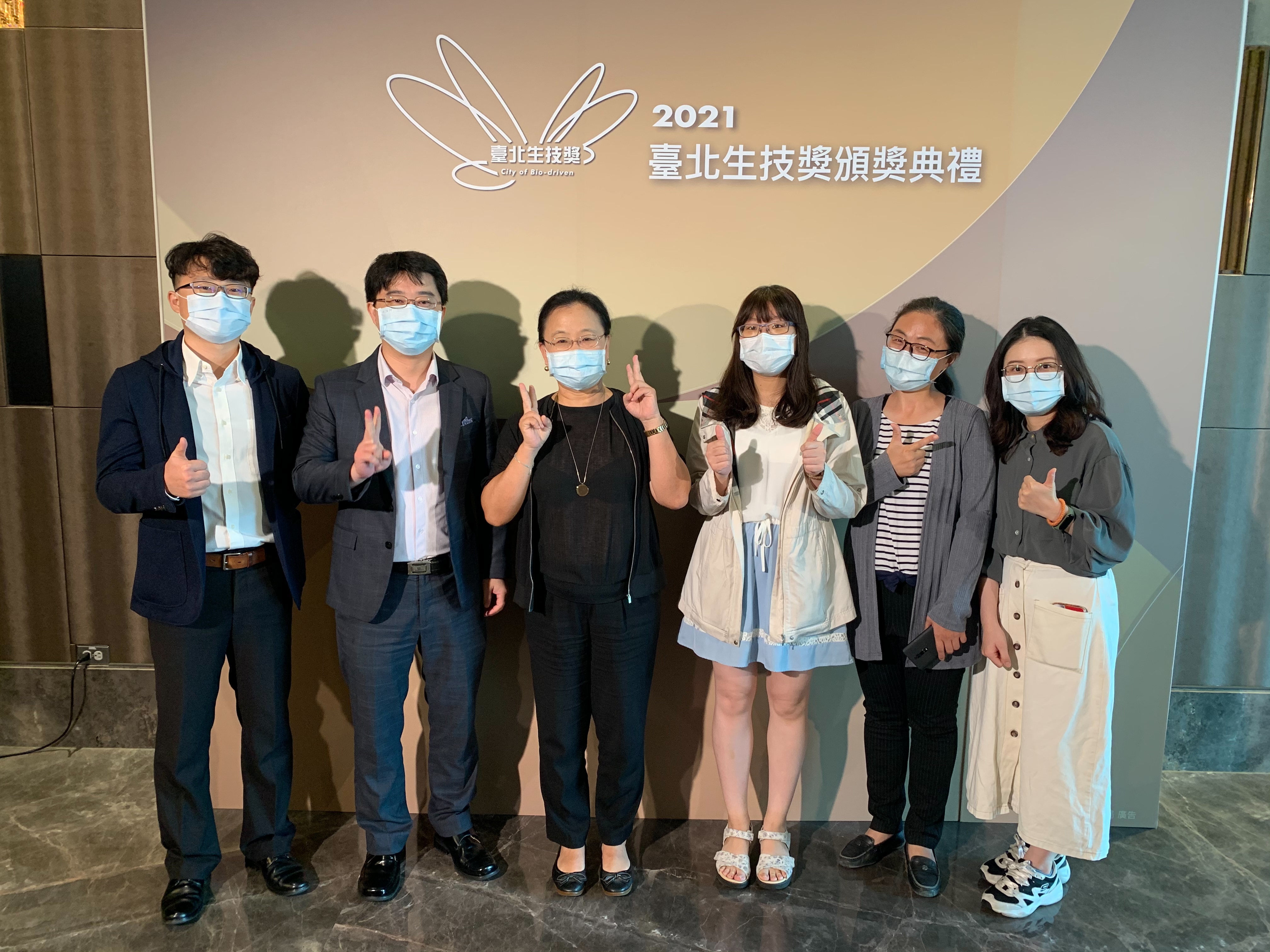 智速檢開發團隊(左一：智慧醫療科技創新中心主任游家鑫).jpeg